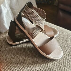 Sorel Tan and Brown Women's Sandals Size 6